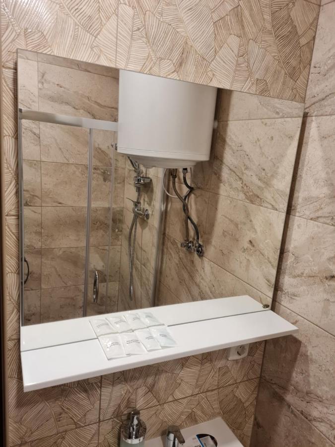 Hotel Lime Kiev Bagian luar foto