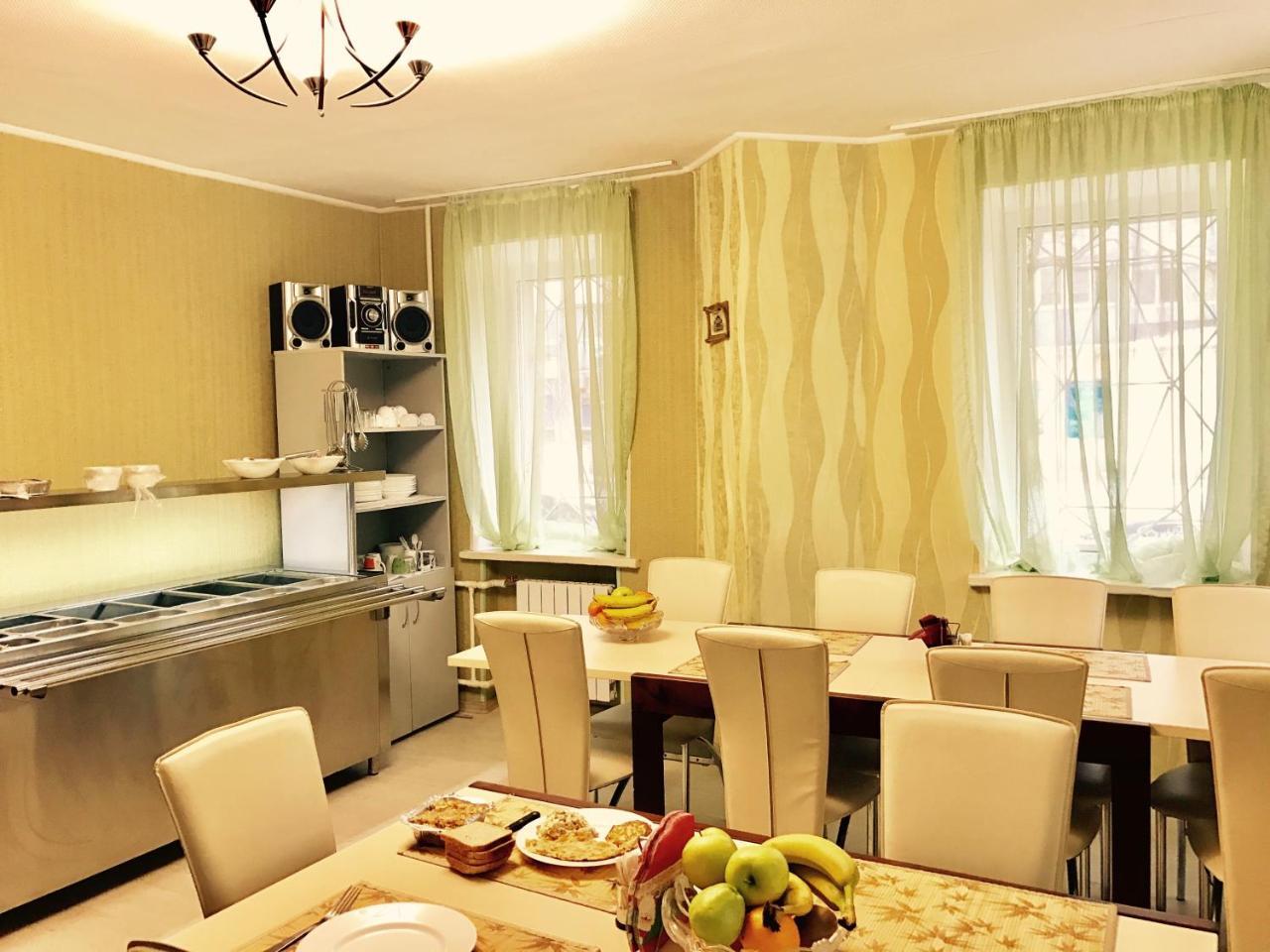 Hotel Lime Kiev Bagian luar foto